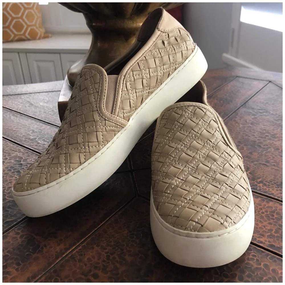 FRYE SLIP ONS SIZE 7.5 - Picture 1 of 13